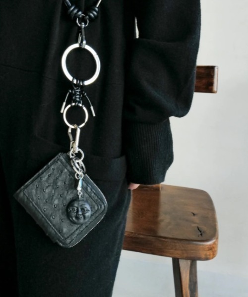 ITTI（イッチ）の「ITTI/イッチ/Art by masasculp LUCKEY CHARM / FACE FEVE/ITTI-GOODS-072（キーホルダー・メンズ・ホワイト/ブラック・F）」の3枚目の写真