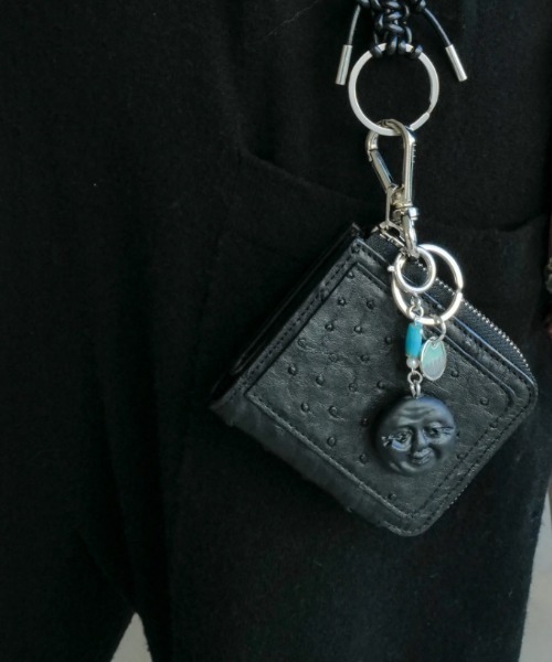 ITTI（イッチ）の「ITTI/イッチ/Art by masasculp LUCKEY CHARM / FACE FEVE/ITTI-GOODS-072（キーホルダー・メンズ・ホワイト/ブラック・F）」の4枚目の写真