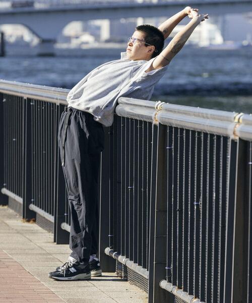 Gramicci（グラミチ）の「Gramicci / LOWERCASE　NYLON TRACK PANT（その他パンツ・メンズ・グレー/ブラック/オリーブ/ネイビー・SMALL/MEDIUM/LARGE/X-LARGE）」の17枚目の写真
