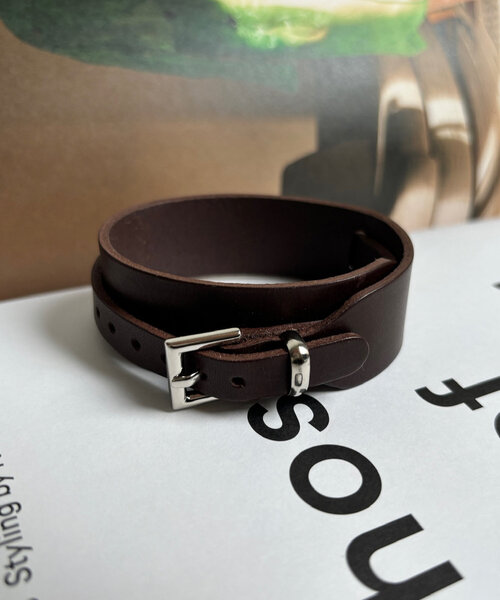 DouDou(ドゥドゥ)の「レザーベルトブレス(ブレスレット・レディース・ブラック/ダークブラウン/キャメル・FREE)」の7枚目の写真