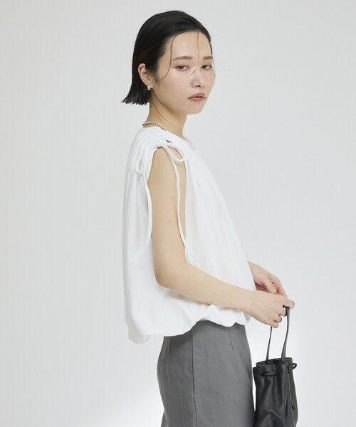 Firsthand(ファーストハンド)の「Firsthand/ファーストハンド オーガニックコットン ドロストギャザーバルーントップス / フレンチスリーブTシャツ / 袖リボン(Tシャツ/カットソー・レディース・ホワイト/ブラック/ブラウン/ブルー・FREE)」の6枚目の写真