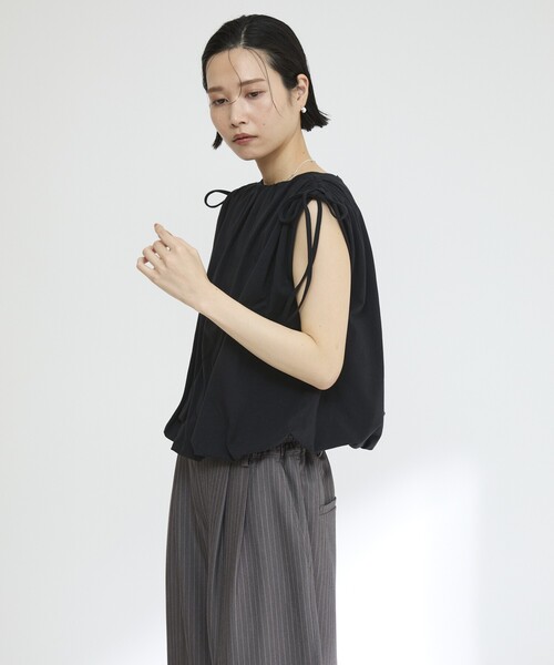 Firsthand(ファーストハンド)の「Firsthand/ファーストハンド オーガニックコットン ドロストギャザーバルーントップス / フレンチスリーブTシャツ / 袖リボン(Tシャツ/カットソー・レディース・ホワイト/ブラック/ブラウン/ブルー・FREE)」の18枚目の写真