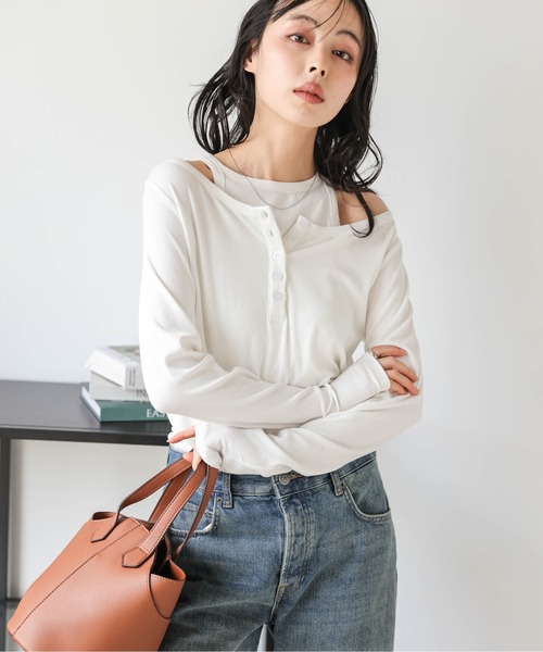 AMELY(エミリー)の「アメスリ&ヘンリーネックトップス(Tシャツ/カットソー・レディース・ブラック/ホワイト/グレー・フリー)」の2枚目の写真
