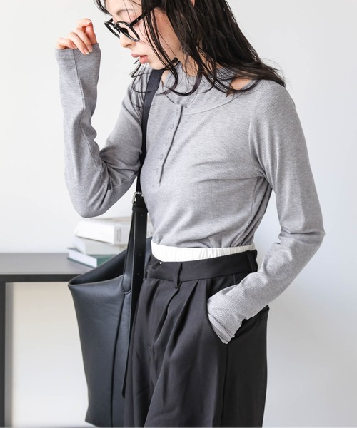 AMELY(エミリー)の「アメスリ&ヘンリーネックトップス(Tシャツ/カットソー・レディース・ブラック/ホワイト/グレー・フリー)」の17枚目の写真