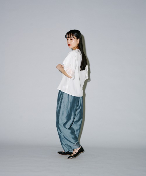 terrace(テラス)の「3レイヤードフレアースリーブブラウス(シャツ/ブラウス・レディース・グリーン/オフホワイト/ブラック・MEDIUM)」の13枚目の写真