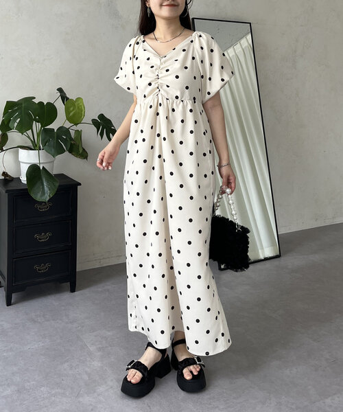 prose verse（プロズヴェール）の「シャーリングVネックナローワンピース（ワンピース・レディース・ブラック系その他/アイボリー/ブラック・MEDIUM/LARGE/PM/PL）」の8枚目の写真