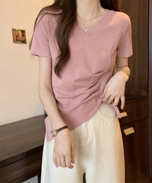 LETee(レティー)の「サイドタック×アシンメトリーデザインで魅せる♪こなれ感たっぷりのVネックトップス(Tシャツ/カットソー・レディース・ホワイト/ブラック/ピンク・FREE)」の10枚目の写真