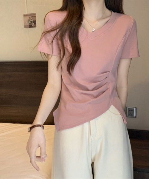 LETee(レティー)の「サイドタック×アシンメトリーデザインで魅せる♪こなれ感たっぷりのVネックトップス(Tシャツ/カットソー・レディース・ホワイト/ブラック/ピンク・FREE)」の8枚目の写真