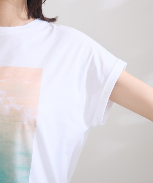 KATHARINE ROSS（キャサリンロス）の「【KATHARINE ROSS】SUMMERフォト海岸Tee（Tシャツ/カットソー・レディース・ブラック/オフホワイト・MEDIUM）」の7枚目の写真