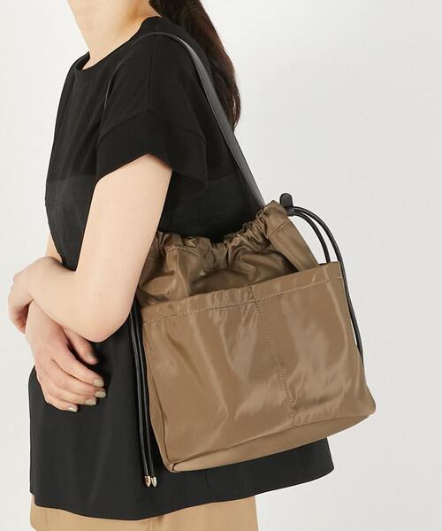 MELROSE claire(メルローズ クレール)の「【軽量撥水!ショルダーバッグ】(ショルダーバッグ・レディース・アイボリー/カーキ/グレー・FREE)」の3枚目の写真