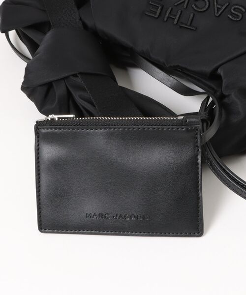 MARC JACOBS（マークジェイコブス）の「THE BOW NYLON SACK BAG MINI/ザ ボウ ナイロン サック バッグ ミニ（ハンドバッグ・レディース・ブラック・ONE SIZE）」の3枚目の写真