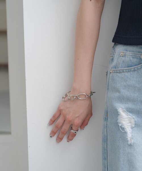 Kastane（カスタネ）の「【fiw.】ランダムチャームブレス（ブレスレット・レディース・シルバー・FREE）」の3枚目の写真