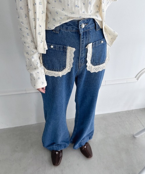 Loueme(ルエム)の「コットンレースポケットデニムパンツ(デニムパンツ・レディース・ブルー・M)」の2枚目の写真