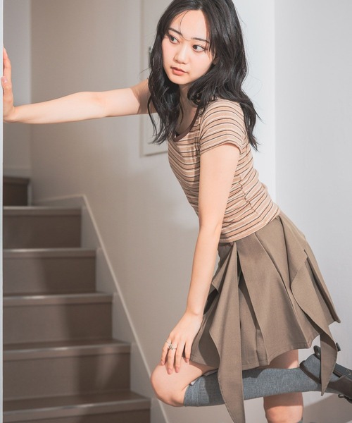 ALAND(エーランド)の「3.3 Field Trip/カスケードプリーツミニスカート(スカート・レディース・グレー/ブラック/ブラウン・FREE)」の16枚目の写真