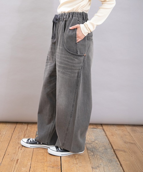 URCH RNA(アーチ アールエヌエー)の「R4361 前ポケットがダブルなバギーパンツ(デニムパンツ・レディース・インディゴブルー/ブラック/ワンウォッシュ・FREE)」の2枚目の写真