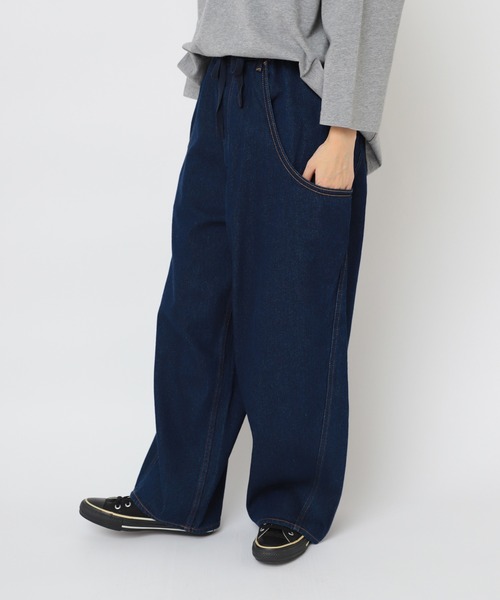 URCH RNA(アーチ アールエヌエー)の「R4361 前ポケットがダブルなバギーパンツ(デニムパンツ・レディース・インディゴブルー/ブラック/ワンウォッシュ・FREE)」の4枚目の写真
