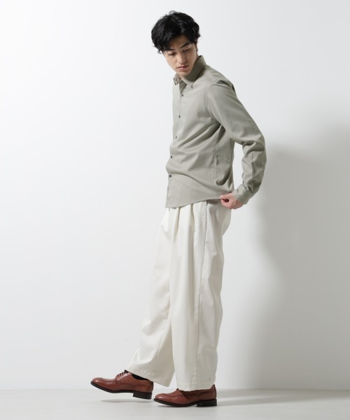 NANO universe(ナノユニバース)の「スタンダードレギュラーカラーシャツ/長袖(シャツ/ブラウス・メンズ・ホワイト/ブラウン/スミクロ/ベージュ・S/M/L/XL)」の16枚目の写真