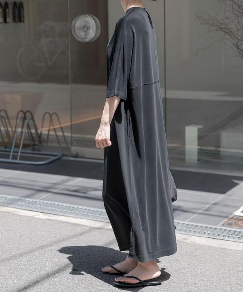 FORK&SPOON（フォークアンドスプーン）の「FORK&SPOON　モダールカノコクルーネックワンピース（ワンピース・レディース・ブラック/グリーン系その他/キャメル・1/2）」の7枚目の写真