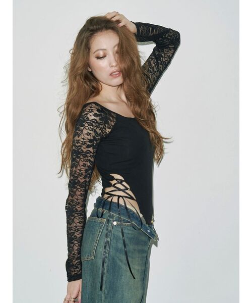 EVRIS（エヴリス）の「サイドレースアップボディースーツ（Tシャツ/カットソー・レディース・ホワイト/ブラウン/ブラック・FREE）」の4枚目の写真