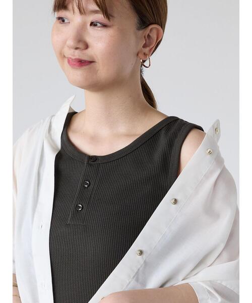 Lugnoncure(ルノンキュール)の「ワッフルヘンリータンクトップ(タンクトップ・レディース・オフホワイト/チャコールグレー/ブラック・F)」の3枚目の写真