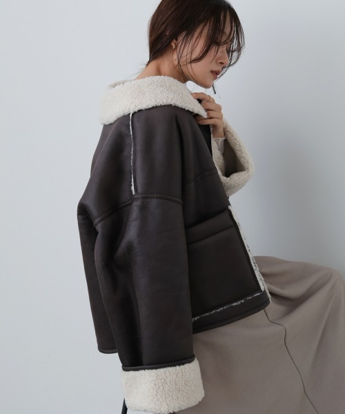 Bab(バブ)の「フェイクスエード×ボアボンディングムートンブルゾン(ムートンコート・レディース・チャコールグレー/ベージュ/ブラウン・M)」の13枚目の写真