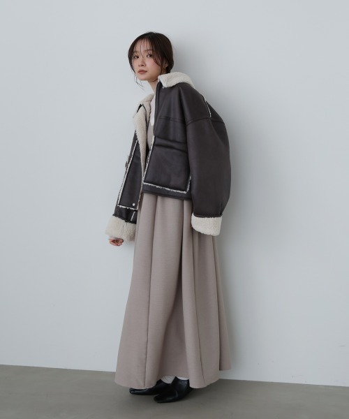Bab(バブ)の「フェイクスエード×ボアボンディングムートンブルゾン(ムートンコート・レディース・チャコールグレー/ベージュ/ブラウン・M)」の15枚目の写真