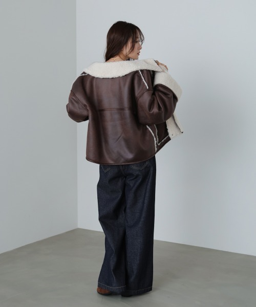 Bab(バブ)の「フェイクスエード×ボアボンディングムートンブルゾン(ムートンコート・レディース・チャコールグレー/ベージュ/ブラウン・M)」の7枚目の写真