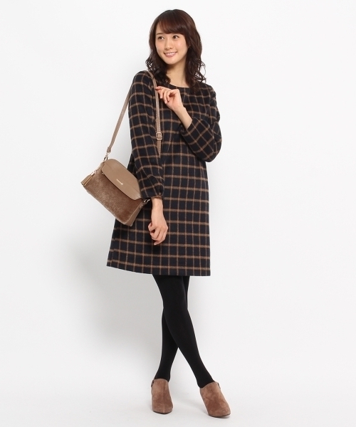 HusHusH（ハッシュアッシュ）の「タッセル付きミニショルダーバッグ（ショルダーバッグ・レディース・ホワイト/ブラウン/グレー/ブラック・00）」の9枚目の写真