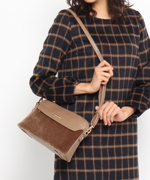 HusHusH（ハッシュアッシュ）の「タッセル付きミニショルダーバッグ（ショルダーバッグ・レディース・ホワイト/ブラウン/グレー/ブラック・00）」の10枚目の写真