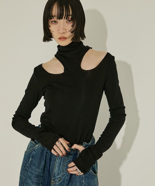JOHN LAWRENCE SULLIVAN（ジョンローレンスサリバン）の「【JOHN LAWRENCE SULLIVAN/ジョンローレンスサリバン】WOOL RIB HOLLOWED OUT TURTLE NECK TOP/リブトップ/タートルネック（Tシャツ/カットソー・レディース・グレー/ブラック・XS）」の2枚目の写真