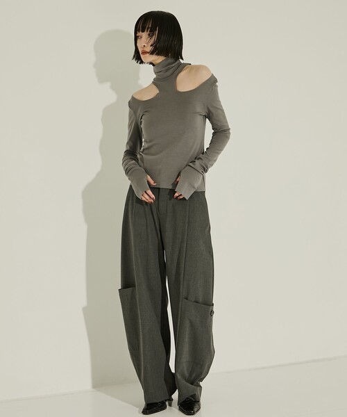 JOHN LAWRENCE SULLIVAN（ジョンローレンスサリバン）の「【JOHN LAWRENCE SULLIVAN/ジョンローレンスサリバン】WOOL RIB HOLLOWED OUT TURTLE NECK TOP/リブトップ/タートルネック（Tシャツ/カットソー・レディース・グレー/ブラック・XS）」の4枚目の写真