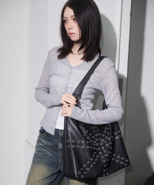 ENVYM（アンビー）の「アイレットデザインバッグ（ショルダーバッグ・レディース・ブラック/ブラウン・FREE）」の7枚目の写真