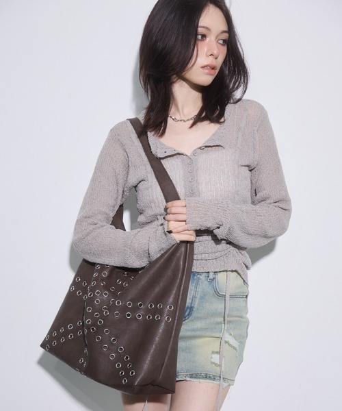 ENVYM（アンビー）の「アイレットデザインバッグ（ショルダーバッグ・レディース・ブラック/ブラウン・FREE）」の13枚目の写真