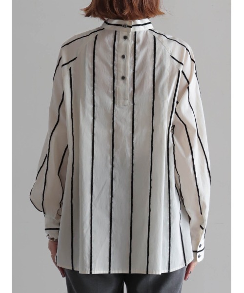 FIL DE FER(フィルデフェール)の「ベロアラインストライプ スタンドブラウス(シャツ/ブラウス・レディース・アイボリー・FREE)」の3枚目の写真