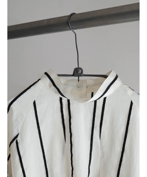 FIL DE FER(フィルデフェール)の「ベロアラインストライプ スタンドブラウス(シャツ/ブラウス・レディース・アイボリー・FREE)」の5枚目の写真