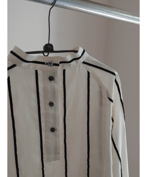 FIL DE FER(フィルデフェール)の「ベロアラインストライプ スタンドブラウス(シャツ/ブラウス・レディース・アイボリー・FREE)」の7枚目の写真