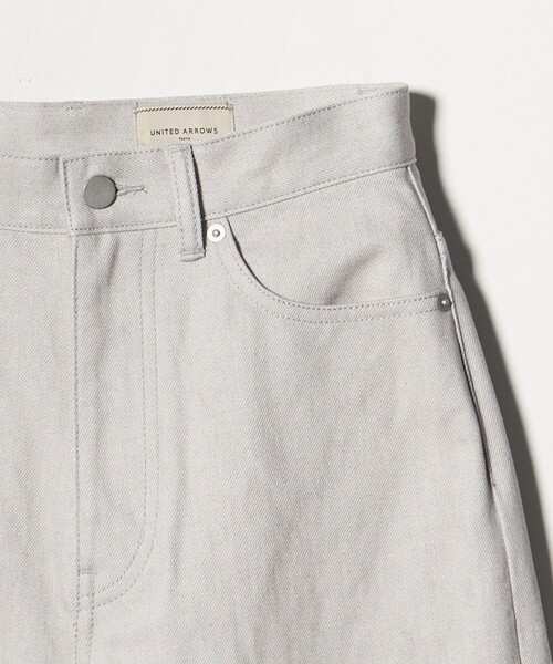 UNITED ARROWS（ユナイテッドアローズ）の「クリーン デニムパンツ（デニムパンツ・レディース・オフホワイト/ライトグレー・38/36）」の8枚目の写真