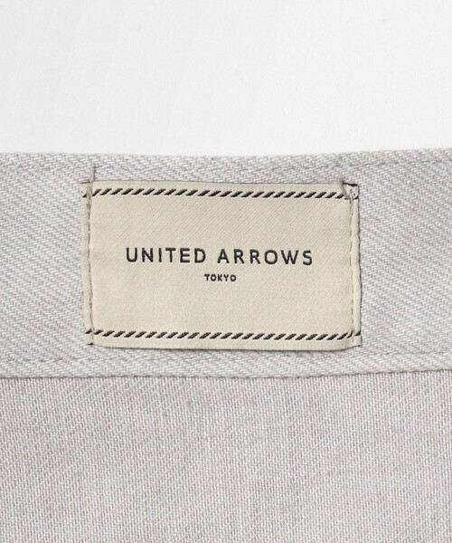 UNITED ARROWS（ユナイテッドアローズ）の「クリーン デニムパンツ（デニムパンツ・レディース・オフホワイト/ライトグレー・38/36）」の21枚目の写真