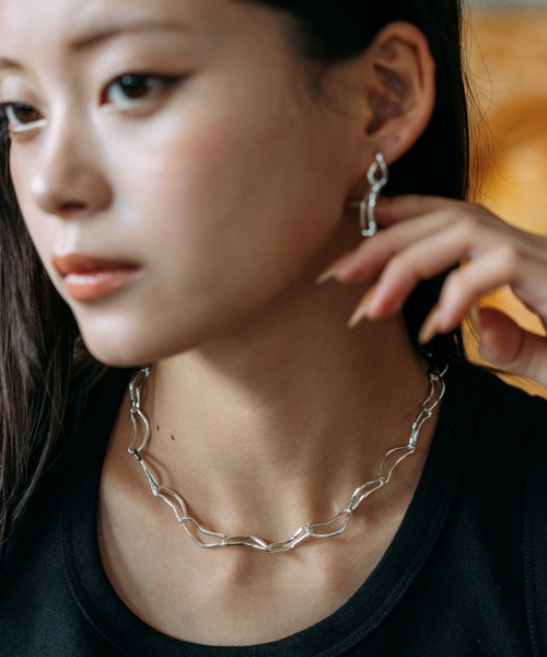 Nothing And Others（ナッシングアンドアザーズ）の「「Nothing And Others/ナッシングアンドアザーズ」Bananamotif Necklace（ネックレス・レディース・シルバー・FREE）」の2枚目の写真