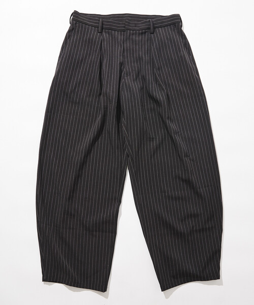 FREAK'S STORE(フリークスストア)の「限定展開 ワイドシルエット バレルレッグ スラックス パンツ(スラックス・メンズ・ブラック系その他/ブラック/ブルー系その他/グレー・SMALL/LARGE/MEDIUM)」の5枚目の写真