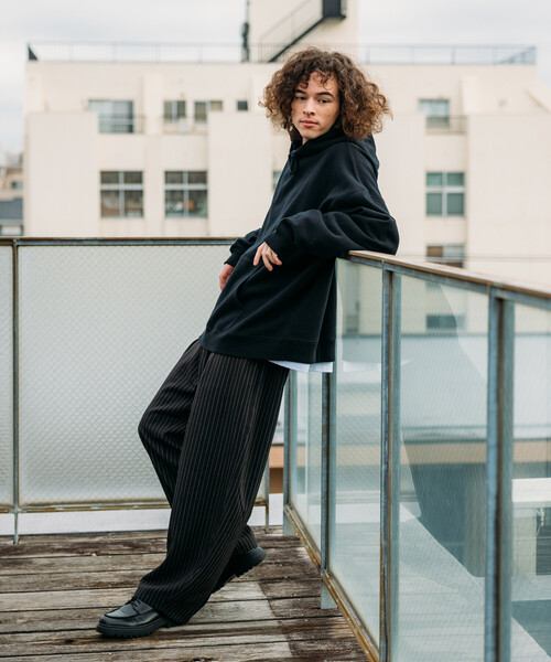 FREAK'S STORE(フリークスストア)の「限定展開 ワイドシルエット バレルレッグ スラックス パンツ(スラックス・メンズ・ブラック系その他/ブラック/ブルー系その他/グレー・SMALL/LARGE/MEDIUM)」の16枚目の写真