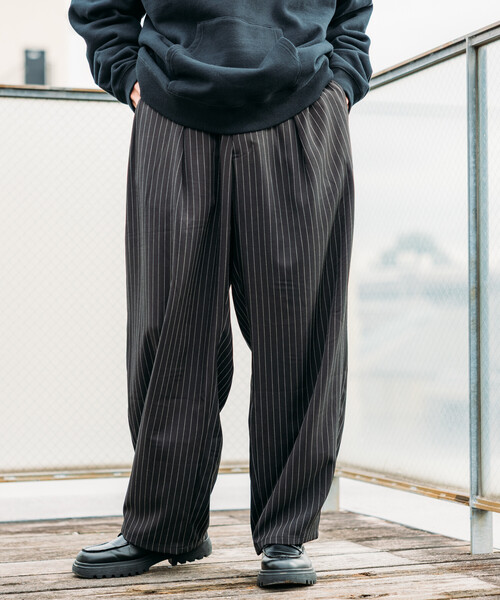 FREAK'S STORE(フリークスストア)の「限定展開 ワイドシルエット バレルレッグ スラックス パンツ(スラックス・メンズ・ブラック系その他/ブラック/ブルー系その他/グレー・SMALL/LARGE/MEDIUM)」の19枚目の写真