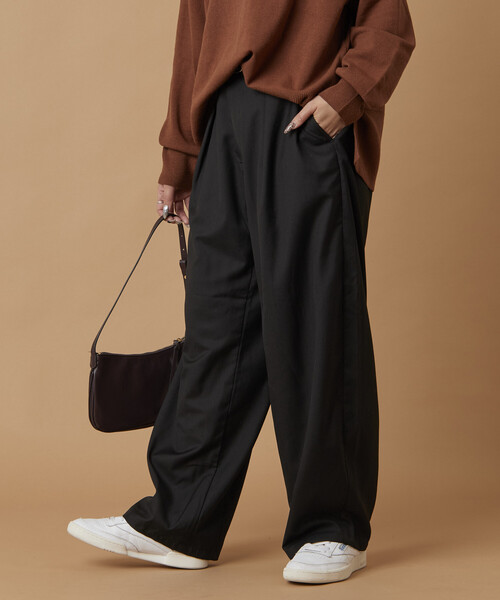 限定展開 ワイドシルエット バレルレッグ スラックス パンツ