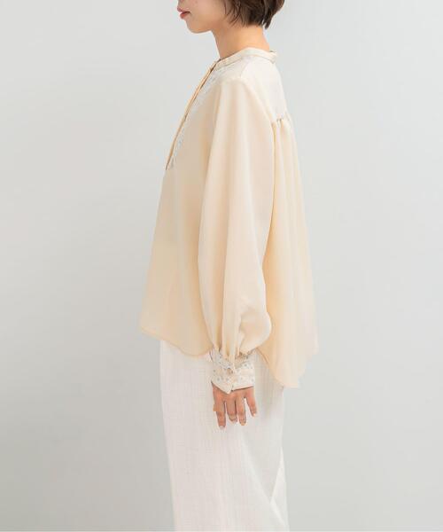 URBAN RESEARCH ROSSO WOMEN(アーバンリサーチ ロッソ)の「ウォッシャブルフラワー刺繍レースブラウス(シャツ/ブラウス・レディース・ブラック/オフホワイト/ベージュ系その他・FREE)」の17枚目の写真