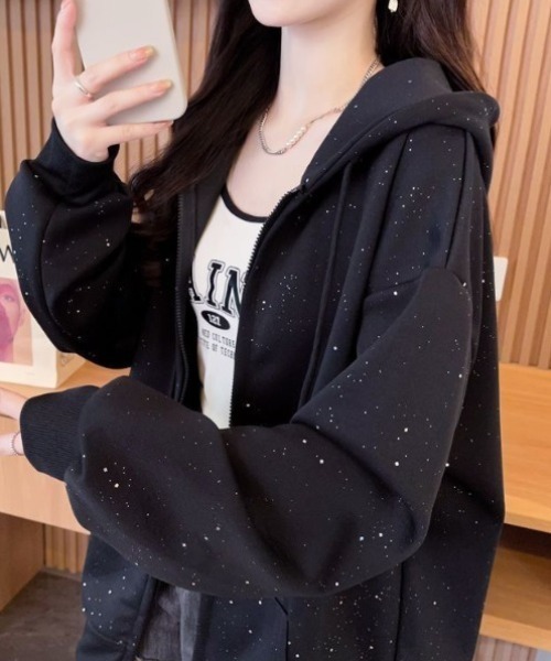 yuue' ( wear )(ユーイ)の「ラメグリッターオーバーサイズジップフーディー/キラキラパーカー(パーカー・レディース・ブラック/チャコールグレー・FREE)」の5枚目の写真