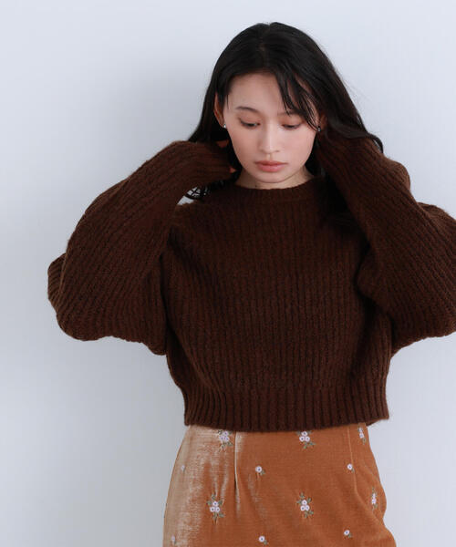 NATURAL BEAUTY BASIC（ナチュラルビューティーベーシック）の「◇【BLANC】クロップドアゼフォルムニット（ニット/セーター・レディース・ダークブラウン/ピンク/ライトグリーン・FREE）」の7枚目の写真