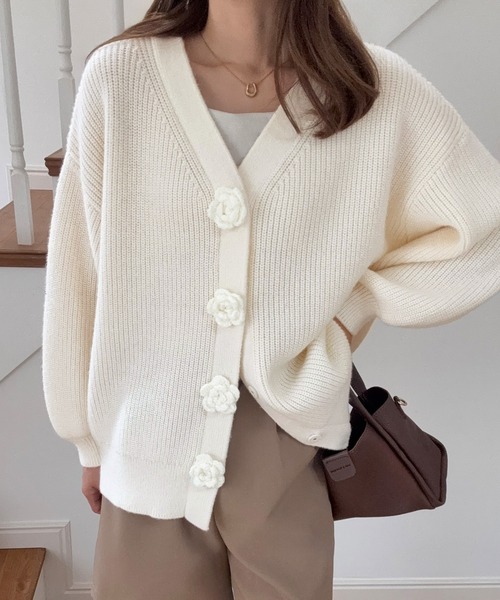 LAUIR（ラウアー）の「花デザインビッグシルエットニットカーディガン（カーディガン/ボレロ・レディース・ピンク/アイボリー/ピンクベージュ・MEDIUM/LARGE）」の13枚目の写真