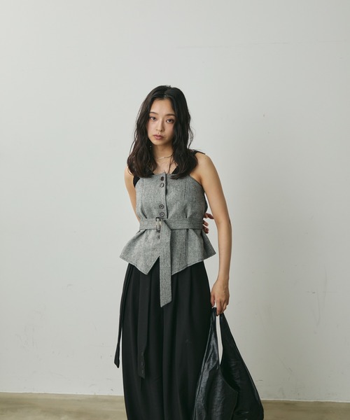 Lunea（ルネア）の「ベルト付き2wayビスチェ（キャミソール・レディース・グレー/ブラウン・FREE）」の3枚目の写真