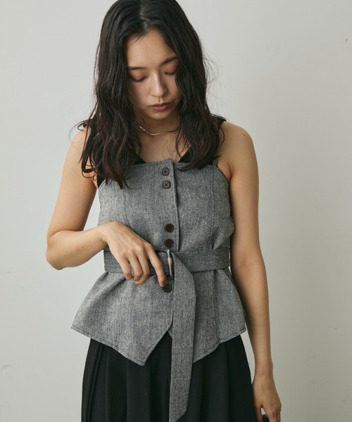 Lunea（ルネア）の「ベルト付き2wayビスチェ（キャミソール・レディース・グレー/ブラウン・FREE）」の6枚目の写真