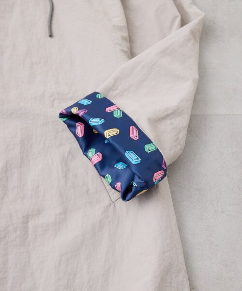 ear PAPILLONNER（イアパピヨネ）の「【はぴだんぶい×PEZ(ペッツ)×ear】コラボレインコート（その他アウター・レディース・ライトグレー・FREE）」の15枚目の写真